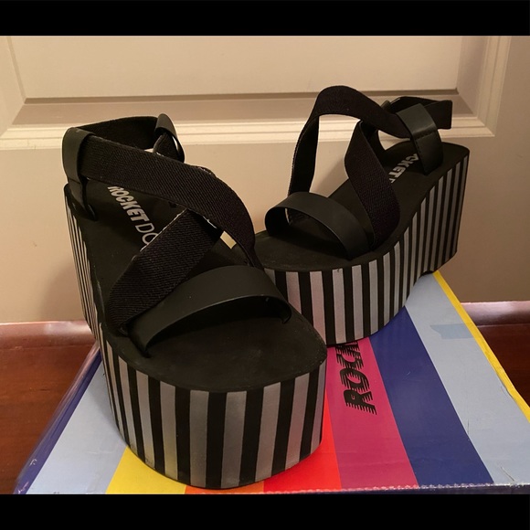 Rocket Dog Shoes - Flatform Strip Sandals